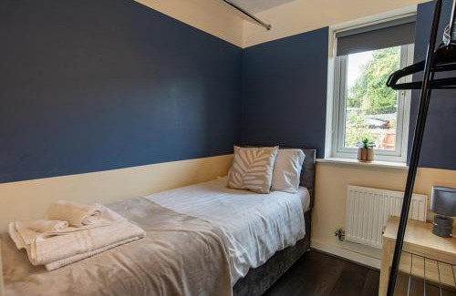 Nottingham Apartment | Heart Of Nottingham FREE Parking, Cozy, MOTORPOINT ARENA Long Stay Deals