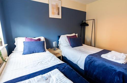 Nottingham Apartment | Heart Of Nottingham FREE Parking, Cozy, MOTORPOINT ARENA Long Stay Deals