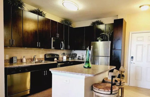 Pembroke Pines Apartment | Heart of Pines, Pool, Gym, wi-fi you'll love it !