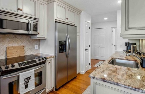 Quechee Condo | Heart of Quechee, Community Pool - Deere Run 2D