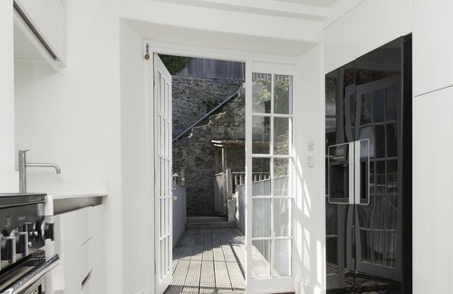 Salcombe House | Heart of Salcombe | Estuary Views | Spa Facilities