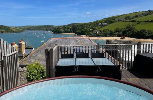 Salcombe House | Heart of Salcombe | Estuary Views | Spa Facilities