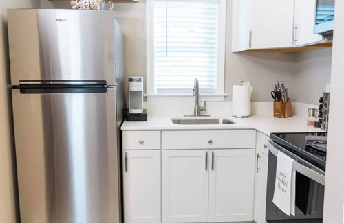 Montgomery Apartment | Heart of the City | Cozy Urban Getaway