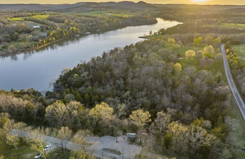 Eagle Rock RV Rental | Heated Dome | Private Hiking Trails | Campfires