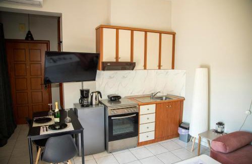 Larissa Apartment | Heated Jacuzzi & projector - Suite by Gk