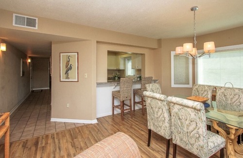 Hilton Head Island Condo | Heated Oceanfront Pool with Hot Tub! Close to Coligny!