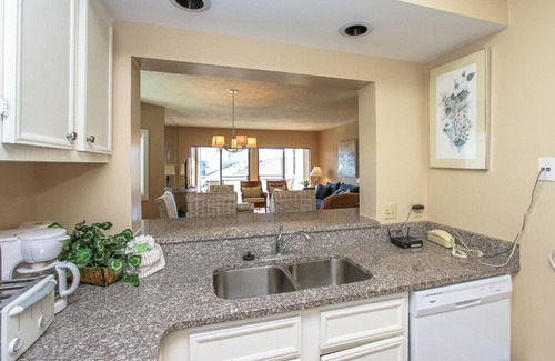 Hilton Head Island Condo | Heated Oceanfront Pool with Hot Tub! Close to Coligny!