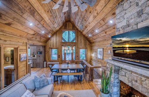 Blue Ridge Cabin | Heated pool, barrel sauna, hot tub, treetop playground, 4 king suites, LUXURY!