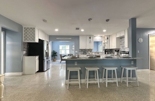 Largo House | HEATED POOL-BBQ-CORNHOLE GAME-NEAR BEACH/WATER PARK/DOWNTOWN/LAKE/PINELLAS TRAIL
