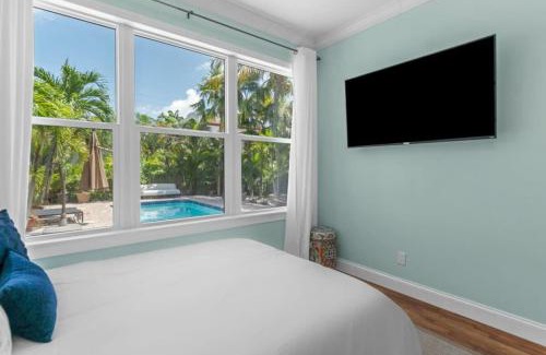 Northwood Shores House | Heated Pool, Beach, Miramar Villa by RoveTravel