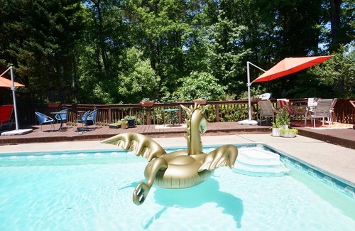 Marietta House | Heated Pool - East Cobb -Braves Stadium - Large Family House -Chez Melet