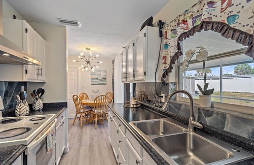 Trailer Estates House | Heated Pool Florida Home
