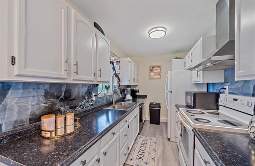 Trailer Estates House | Heated Pool Florida Home