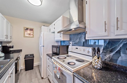 Trailer Estates House | Heated Pool Florida Home