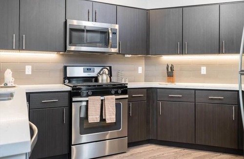 Menlo Park Apartment | Heated Pool | Free Parking Available | Redwood City Downtown
