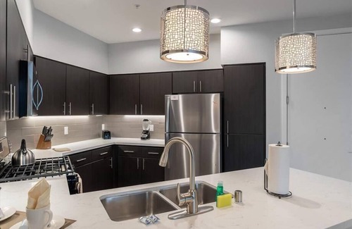 Menlo Park Apartment | Heated Pool | Free Parking Available | Redwood City Downtown