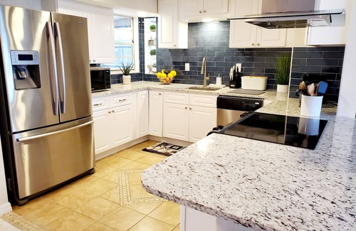 North Port House | Heated pool, freshly renovated vacation getaway home