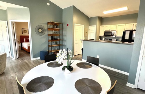 Seminole Condo | Heated Pool🏊‍♂️Madeira Beach 5min Drive🏖🍹Grill🔥Tennis Court🎾