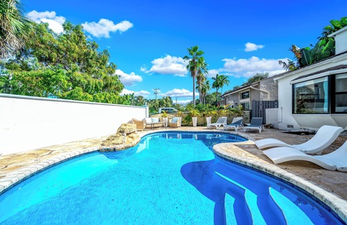 Downtown Fort Lauderdale House | Heated Pool! Massive Gem+Close To Beach & Shops!