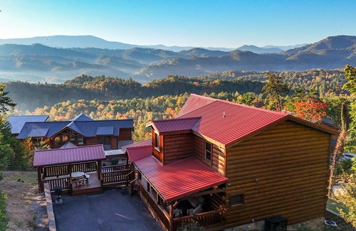 Gatlinburg - Pigeon Forge Cabin | Heated Pool · Mtn View · Hot Tub · Games · Pets