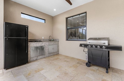 Burnt Store Apartment | Heated Pool Outdoor Kitchen Grill+ Pet Friendly