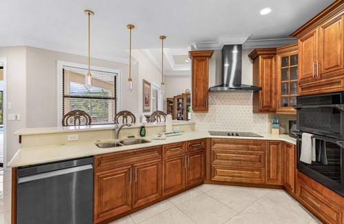 Burnt Store Apartment | Heated Pool Outdoor Kitchen Grill+ Pet Friendly