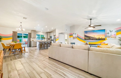 Chandler House | Heated Pool + Putting Green + 2 Car Garage