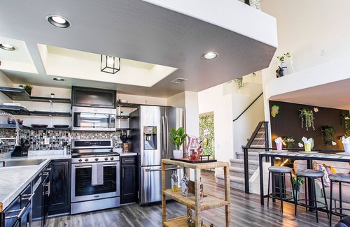 Country Meadows House | Heated Pool. Stadiums- Putting Green- Sparkling Pool