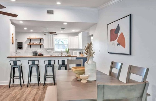 On Top of The World House | Heated Pool, Stylish Home | Grand Cypress Retreat