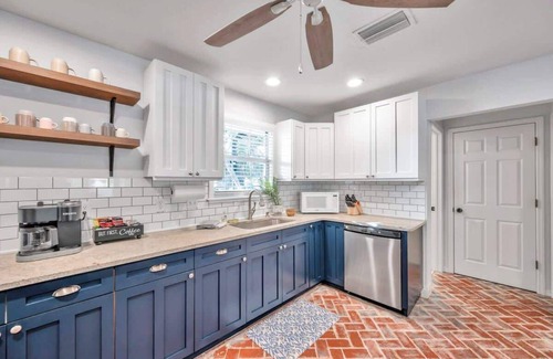 On Top of The World House | Heated Pool, Stylish Home | Grand Cypress Retreat