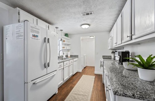 Jacksonville Beach House | Heated Pool & Putting Green! Ocean Oasis Jax Beach