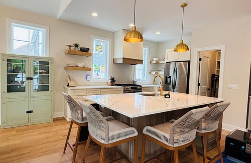 West Wing Estates House | Heated Salt Water Pool, Hot Tub, 6 Bed, 6Bath, Game Room, 1 Block to beach!
