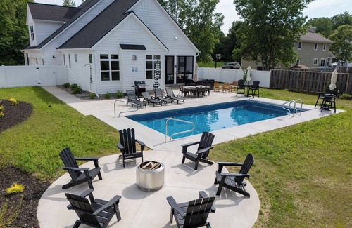 West Wing Estates House | Heated Salt Water Pool, Hot Tub, 6 Bed, 6Bath, Game Room, 1 Block to beach!