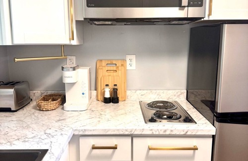 Old Orchard Beach Condo | Heated Saltwater Pool Short Walk to Beach Pier 11