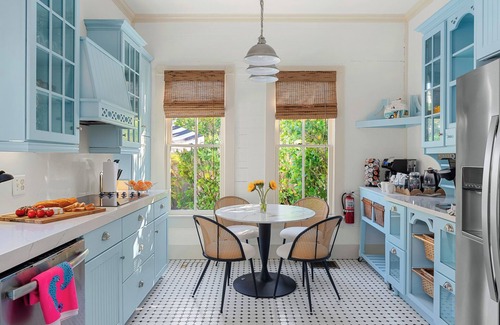 Bradenton House | Heated saltwater pool, Sleeps 14, Grill,15 to AMI.
