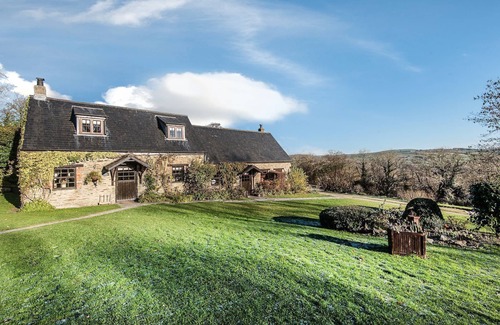 Boncath Cottage | Heather Cottage - a chocolate box two bedroom cottage with lovely view over the front lawns and exce