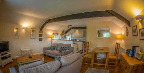 Baslow House | Heathy Lea BarnChatsworth Estate