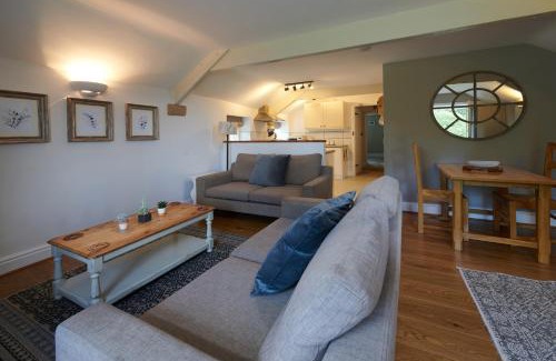 Baslow House | Heathy Lea BarnChatsworth Estate