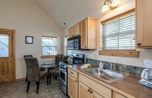 Sandpoint House | Heaven Sent - Courtyard Beach Bungalow