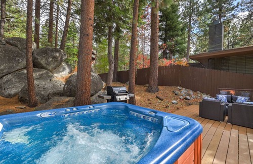 Lower Kingsbury House | Heavenly Haven | Games, Hot Tub, BBQ | Sleeps 10