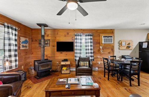 Beattyville Apartment | Heavenly Hideaway - near Red River Gorge, KY
