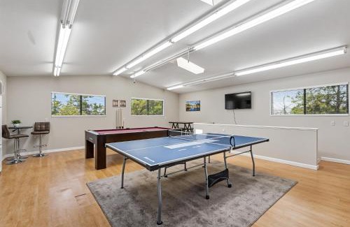 Groveland House | Heavenly Hilltop - 3-Level Home with Game Room home