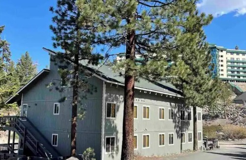 Tahoe Village Condo | Heavenly Mountain Views 3B/2B Walk 2 Ski Lift/Hike