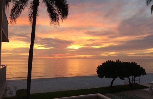 Moorings Condo | Heavenly Naples Beachfront Condo - Where Luxury and Location Unite