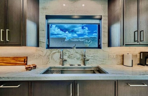 Copper Mountain House | Heavens Gate ~ Ski in/out & Hot Tub ~ Sleeps 26