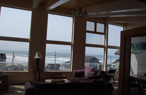 Florence House | Heceta Beach House Watch whales , spectacular ocean view and amazing sunsets