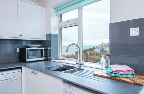 Little Haven House | Heddfan Cottage, Holiday Home Little Haven, Sleeps 4, 2 bedrooms, bathrooms