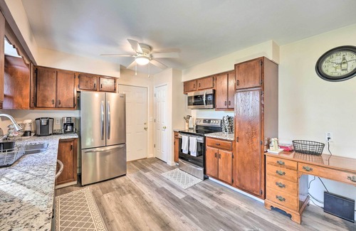 Granger House | 'Hedge House': Just 4 miles to Notre Dame!