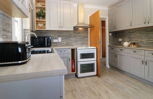 Blackawton Cottage | HEDGEROW, pet friendly, with open fire in Blackawton