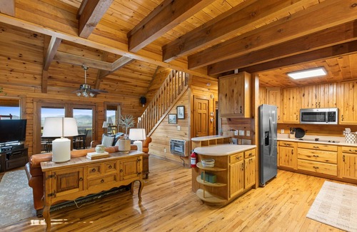 My Mountain Cabin | Heinrich's Hideaway Blue Ridge, GA